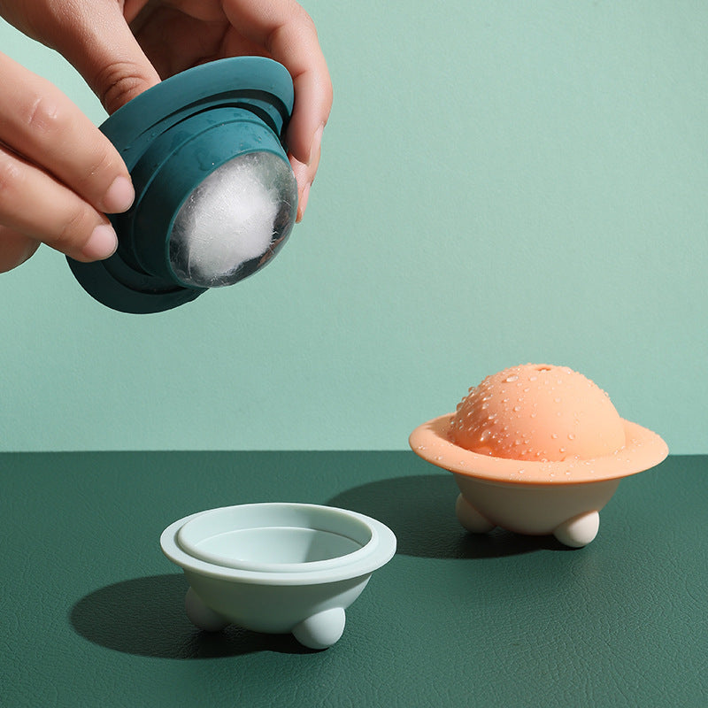 Silicone Round Ice Cube Mold β Single Sphere Maker for Cocktails & Whiskey